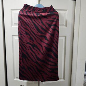 NWT ZARA midi skirt Size Small